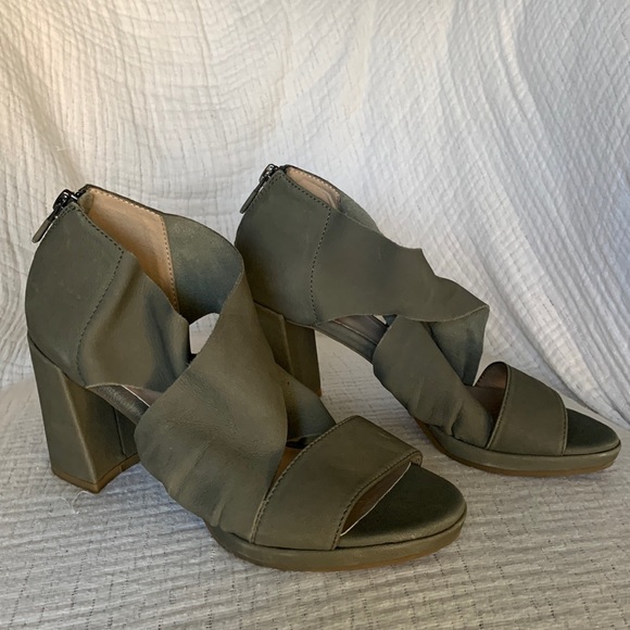 NWOT Eileen Fisher Olive Green Marla Block Heel Sandal - Picture 4 of 8
